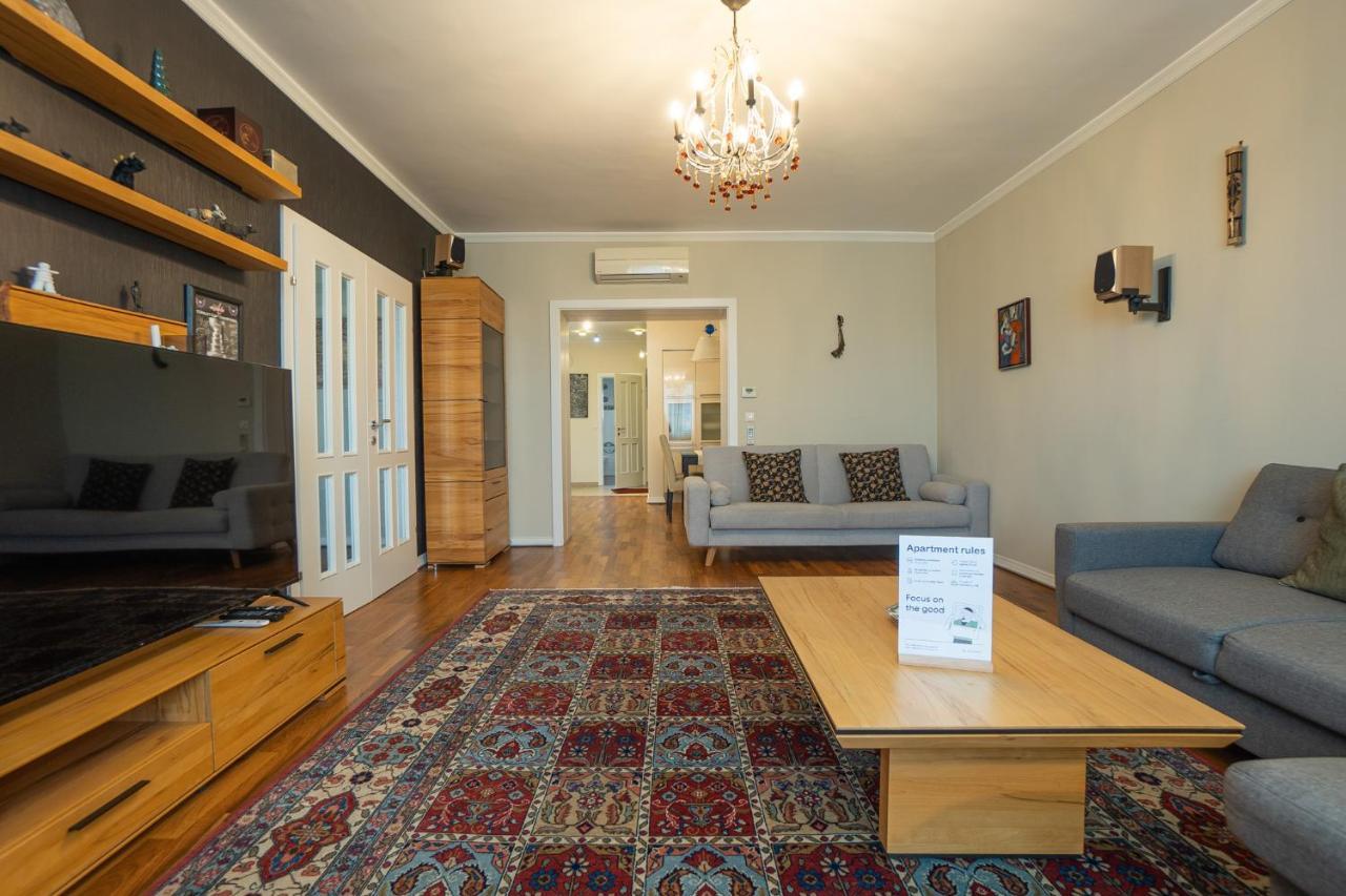 With A Balcony - 15 Min To City Center *