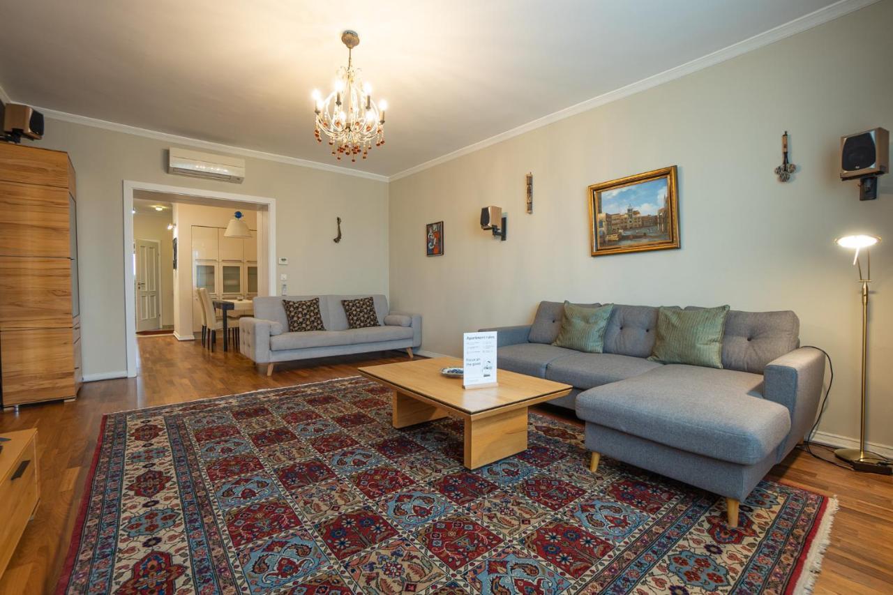 With A Balcony - 15 Min To City Center Appartement Wenen