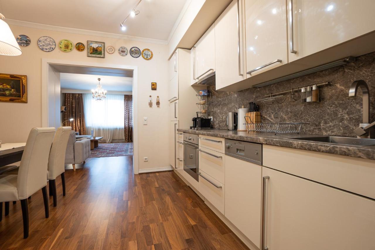 Appartement With A Balcony - 15 Min To City Center *